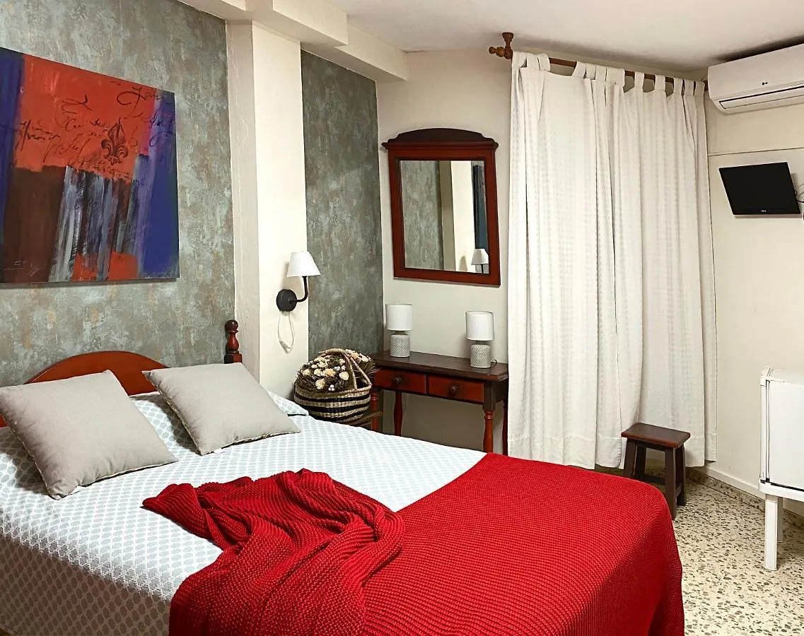 בית הארחה נרחה Hostal Azahara ספרד