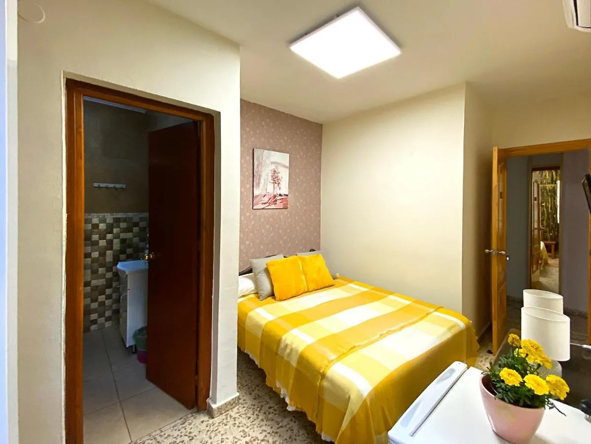 נרחה Hostal Azahara בית הארחה