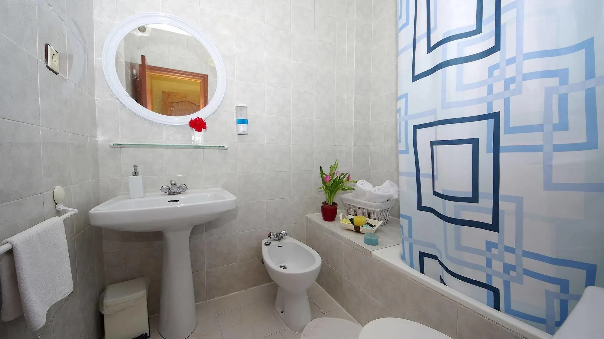 נרחה Hostal Azahara בית הארחה